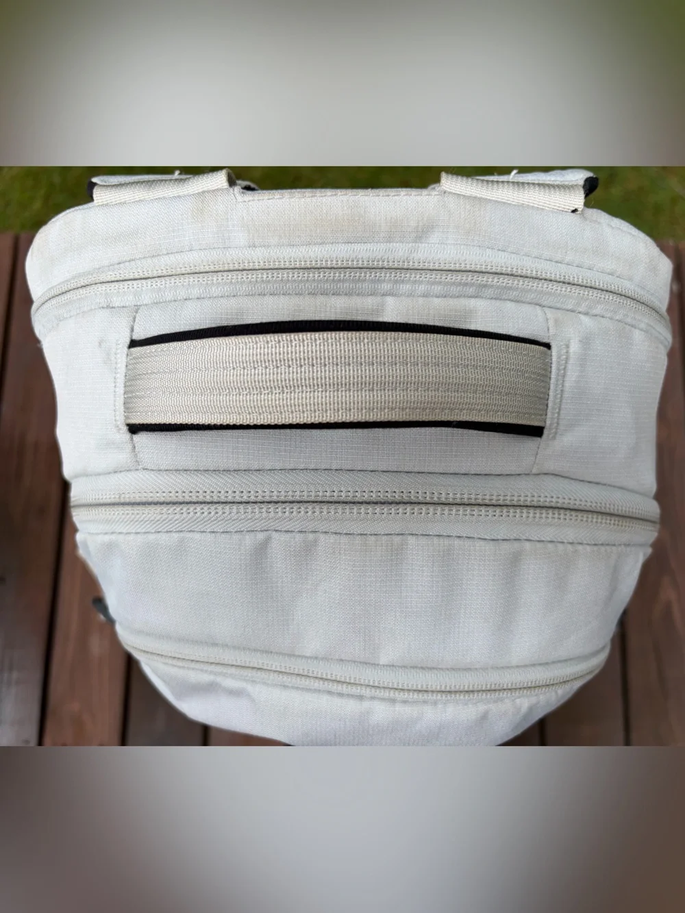 The North Face Light Gray and Black Recon Backpack 30L